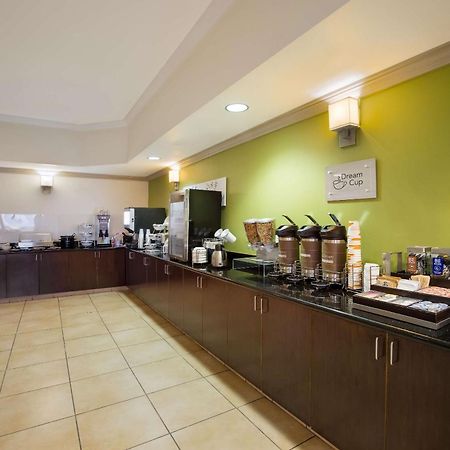 Sleep Inn & Suites Колби Екстериор снимка