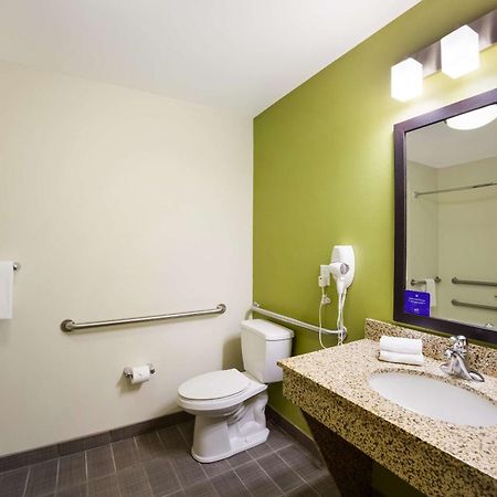 Sleep Inn & Suites Колби Екстериор снимка