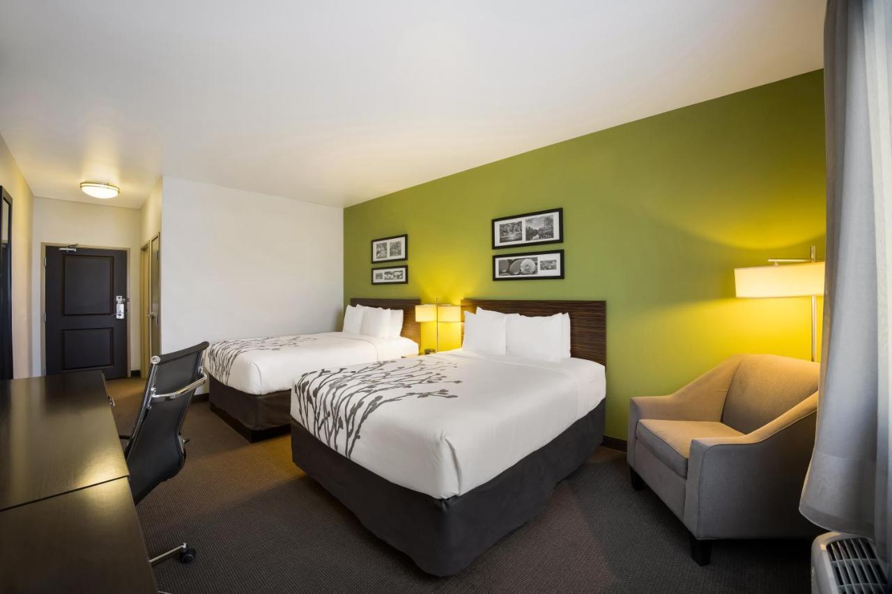Sleep Inn & Suites Колби Екстериор снимка