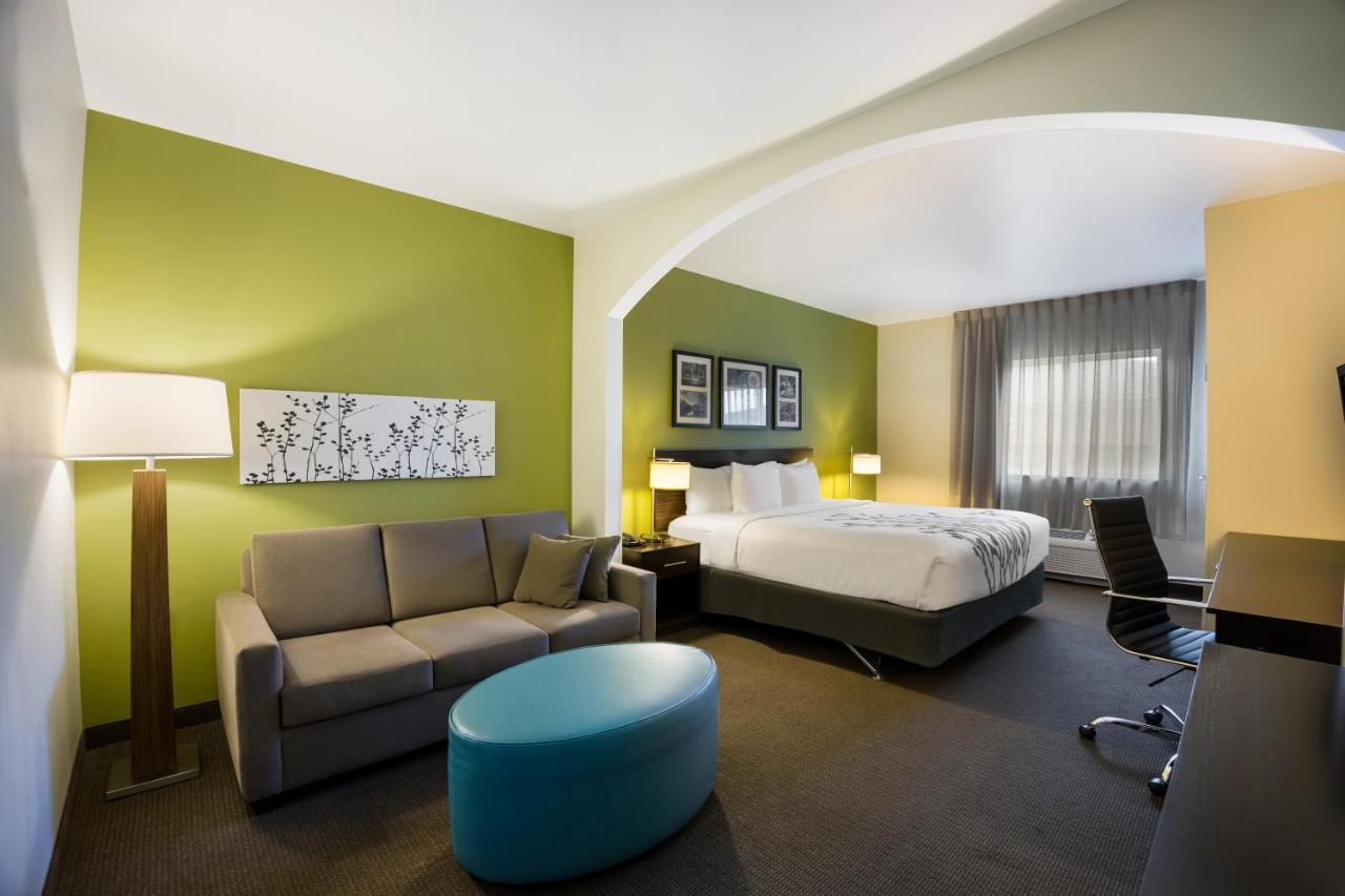 Sleep Inn & Suites Колби Екстериор снимка
