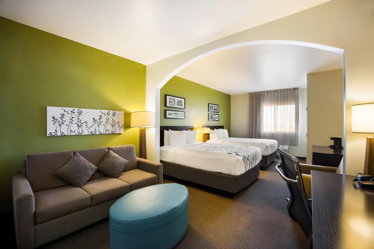 Sleep Inn & Suites Колби Екстериор снимка