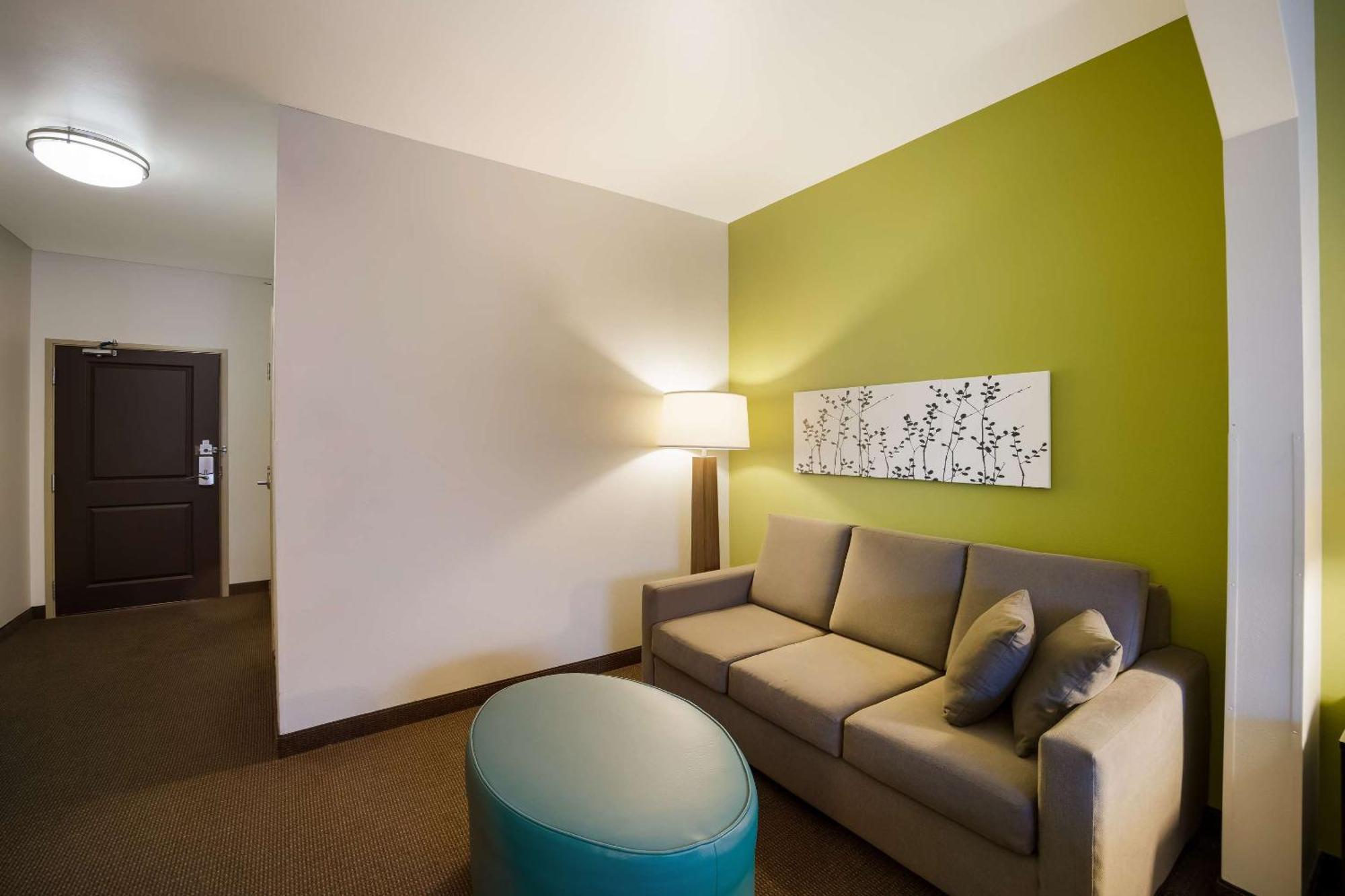 Sleep Inn & Suites Колби Екстериор снимка