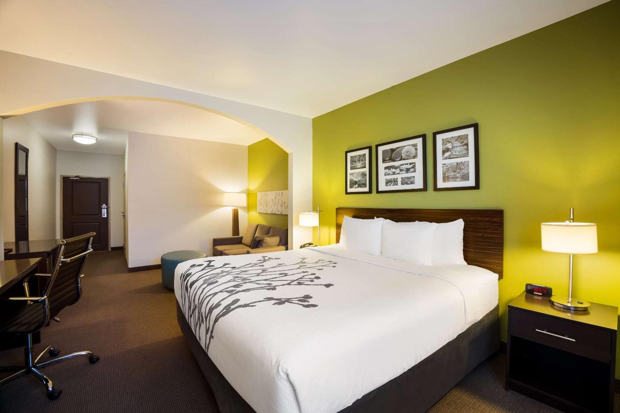 Sleep Inn & Suites Колби Екстериор снимка