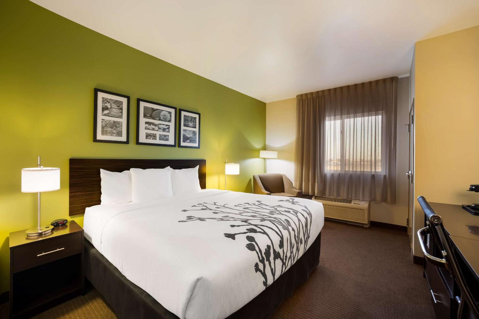 Sleep Inn & Suites Колби Екстериор снимка