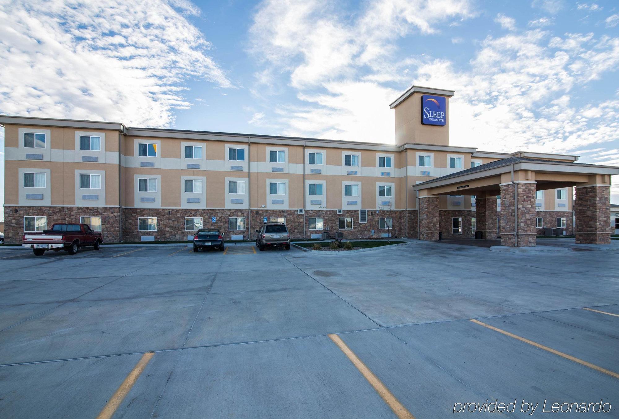Sleep Inn & Suites Колби Екстериор снимка