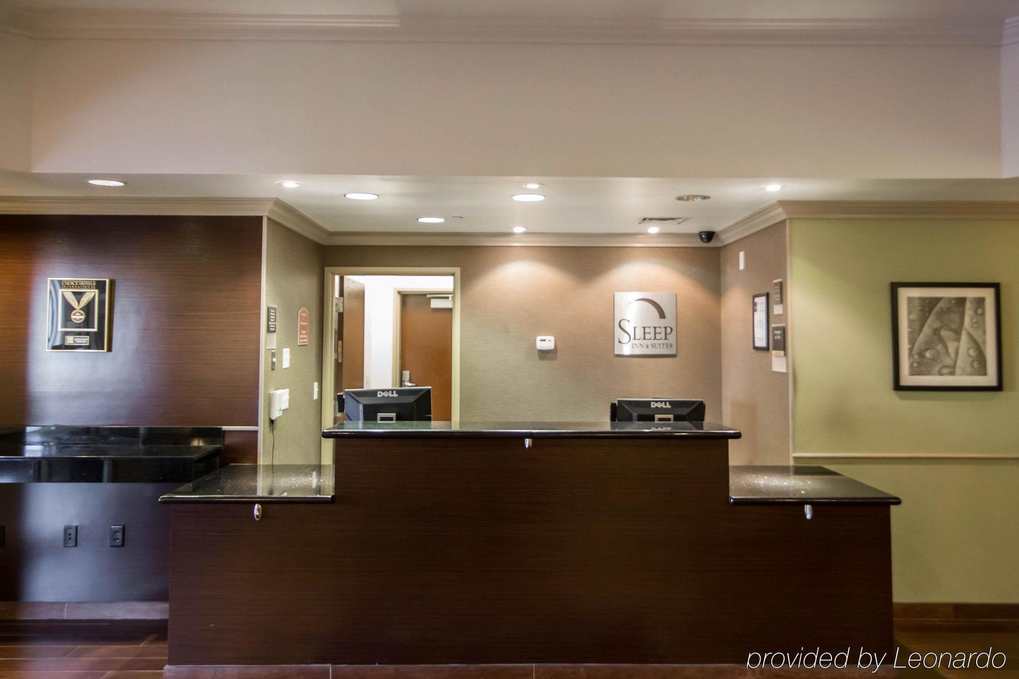 Sleep Inn & Suites Колби Екстериор снимка