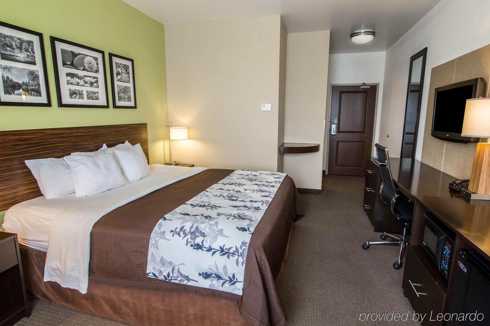 Sleep Inn & Suites Колби Екстериор снимка