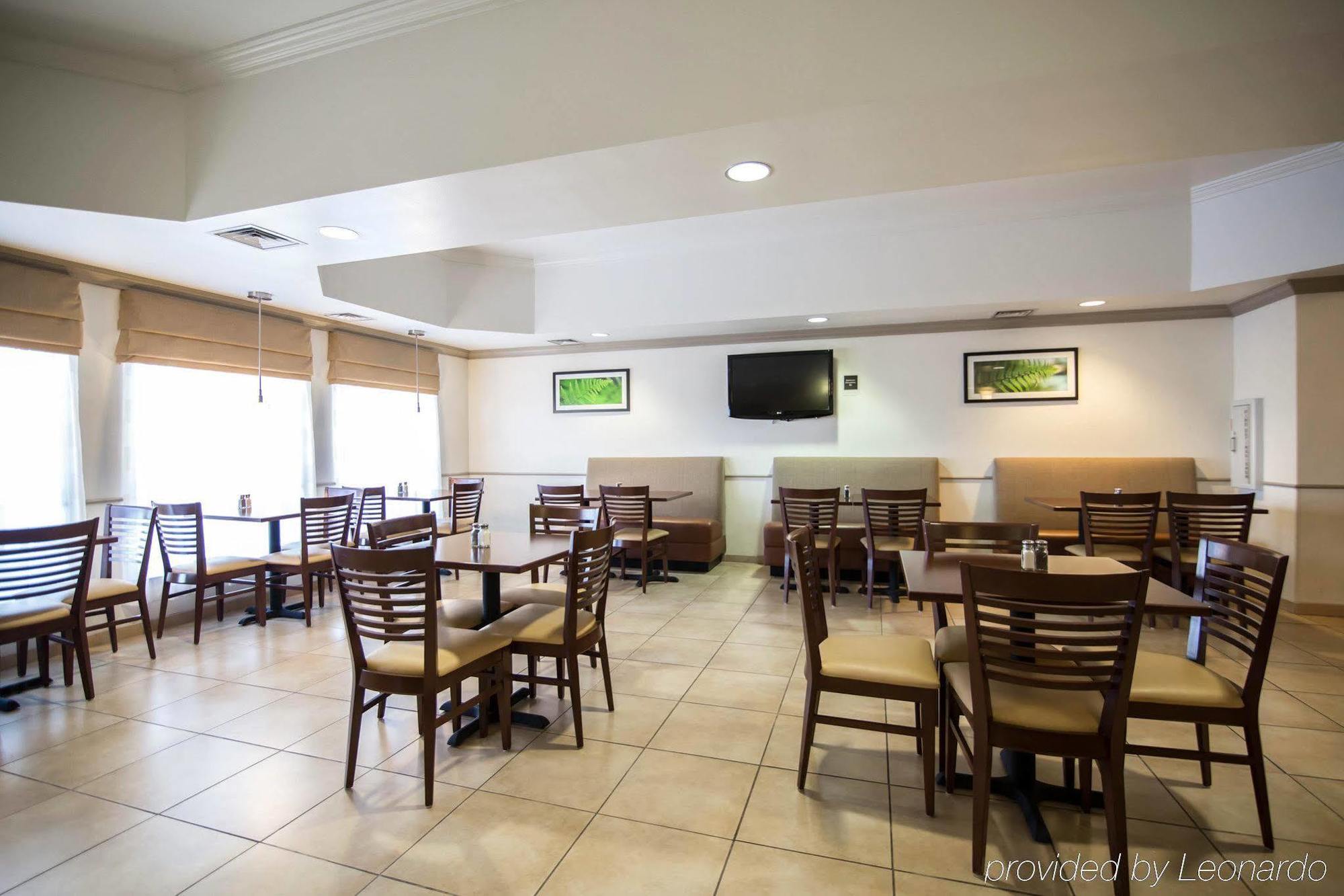 Sleep Inn & Suites Колби Екстериор снимка