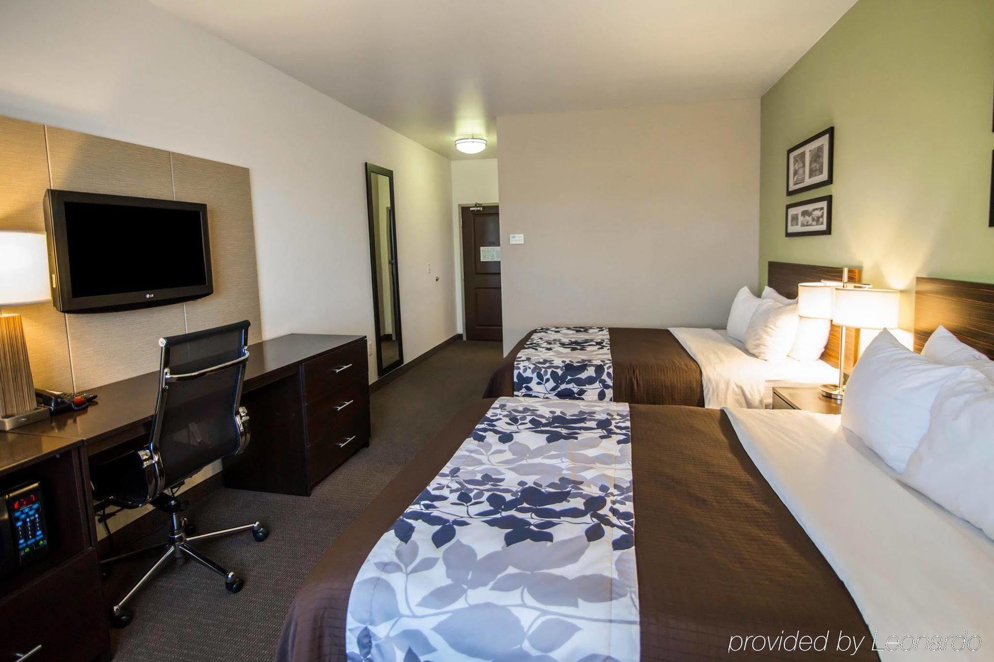 Sleep Inn & Suites Колби Екстериор снимка