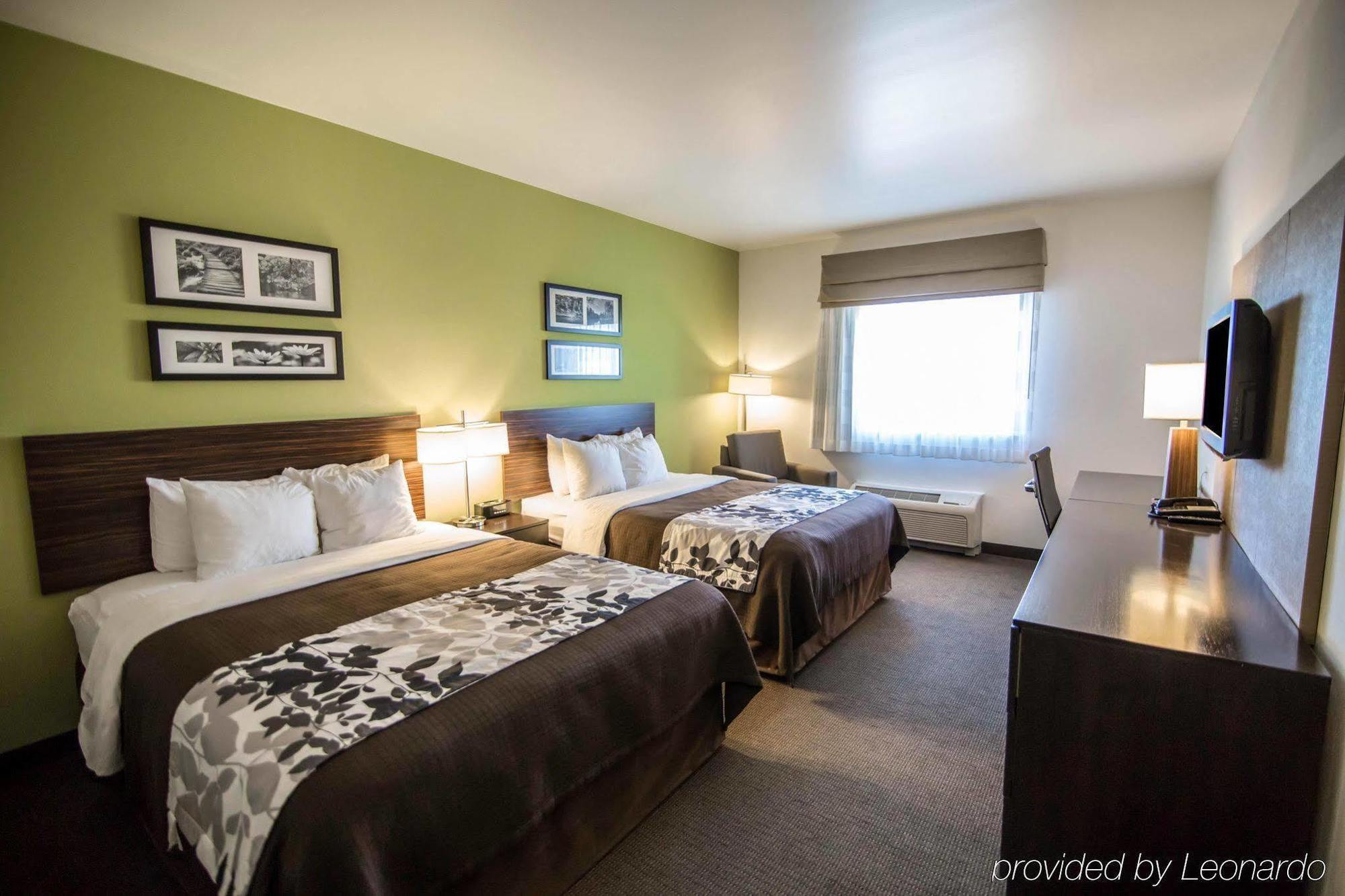Sleep Inn & Suites Колби Екстериор снимка